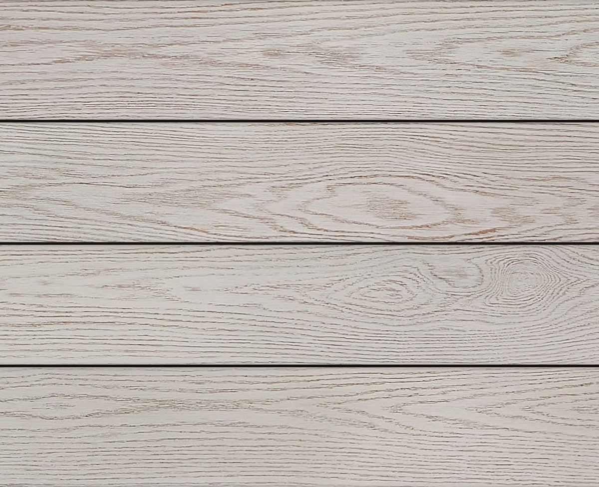 Redux® Cashmere decking — close-up of the board colour and woodgrain