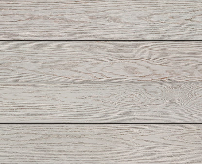 Redux® Cashmere decking — close-up of the board colour and woodgrain